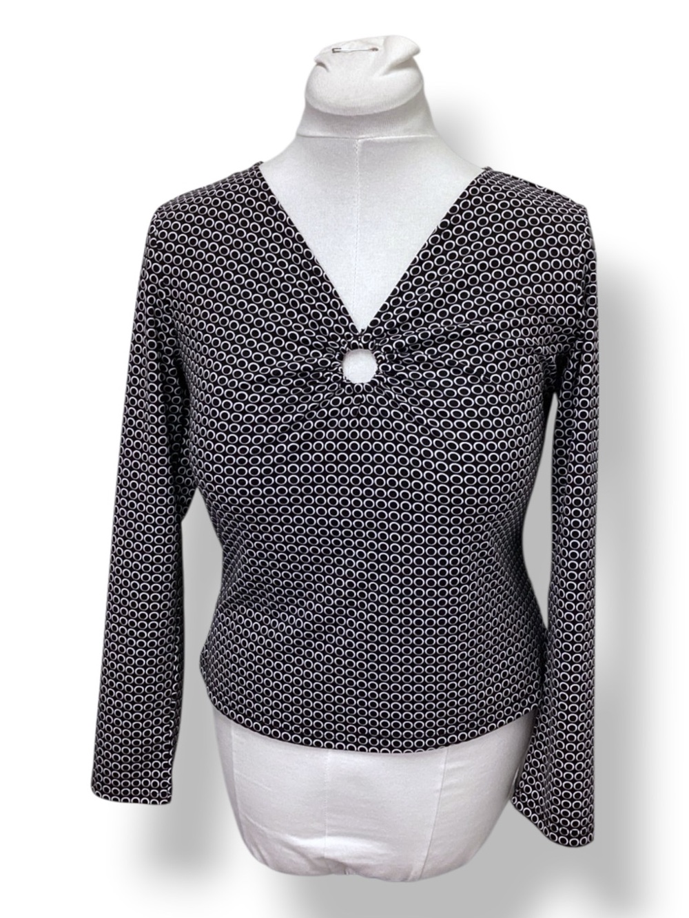 Uniform John Paul Richard Women’s Petite Long Sleeve V Neck Blouse, size PM